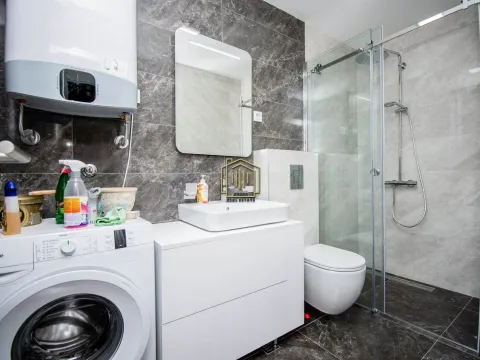 Izdavanje, jednosoban stan, 50m², Tološi, Podgorica - image 11