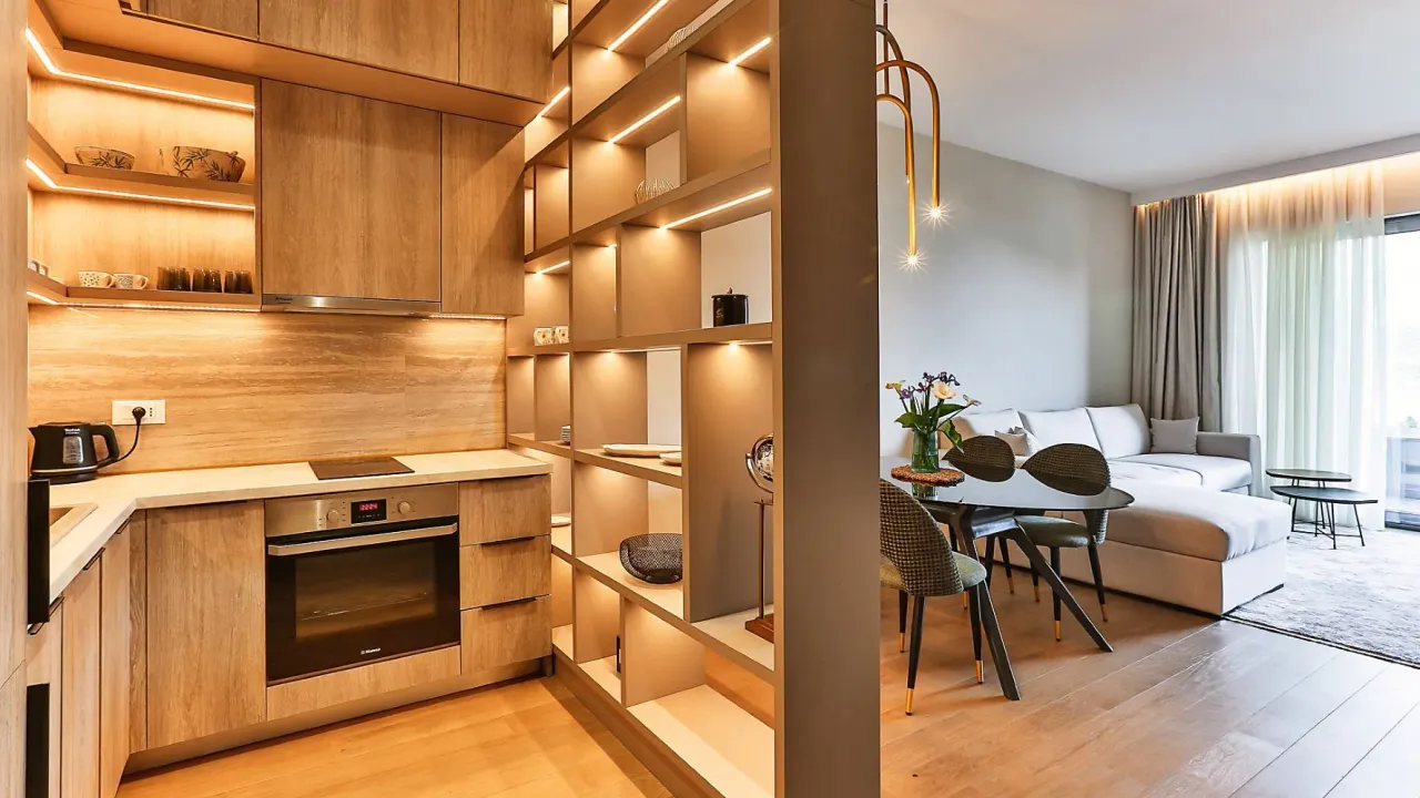 Izdavanje, jednosoban stan, 53m², Centar, Budva