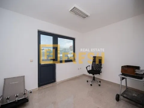 Izdavanje, kuća, 150m², Gornja Gorica, Podgorica - image 17