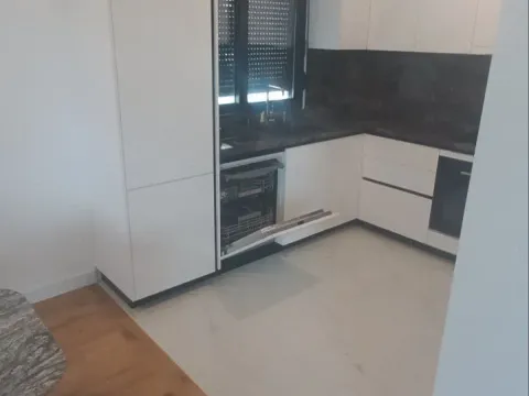 Izdavanje, kuća, 180m², Gornja Gorica, Podgorica - image 18