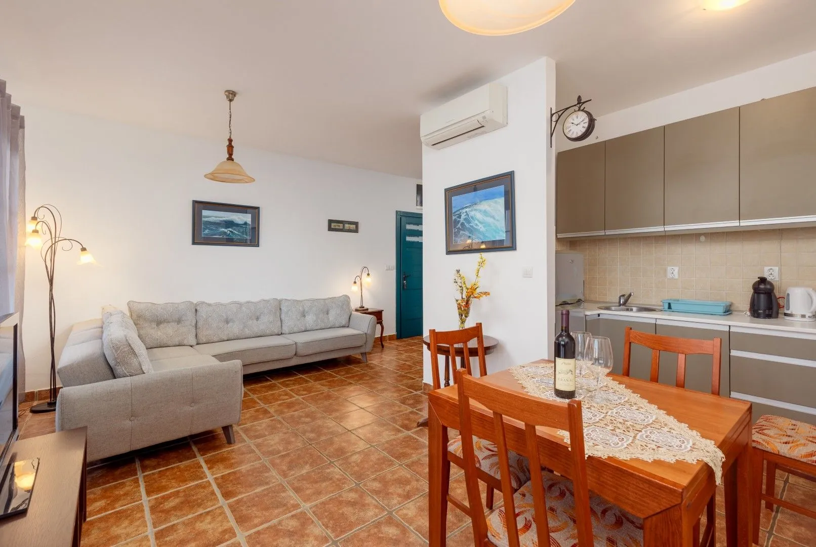 Prodaja, dvosoban stan, 84m², Kostanjica, Kotor
