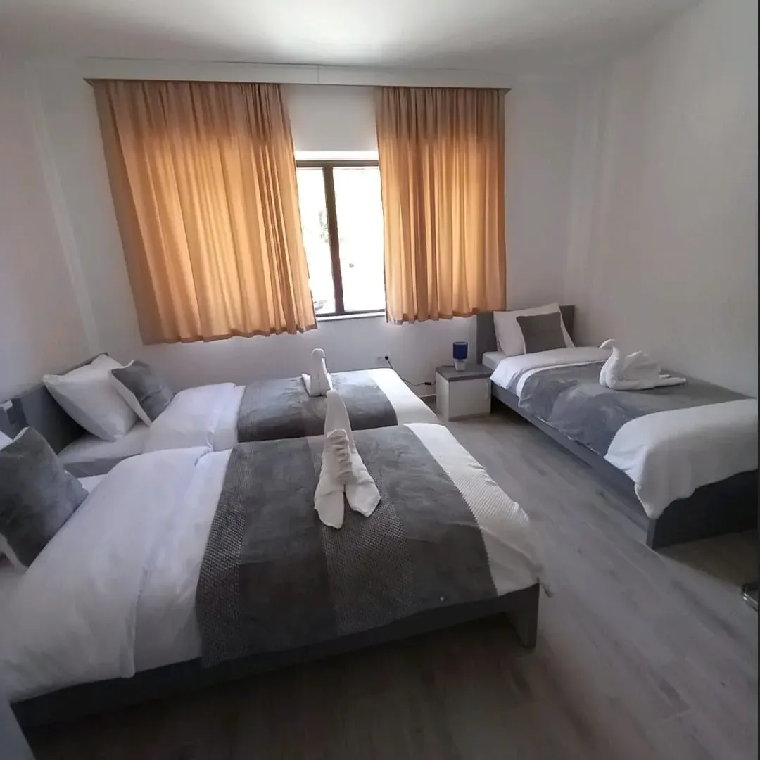 Prodaja, ugostiteljski objekat, 460m², Centar, Plav