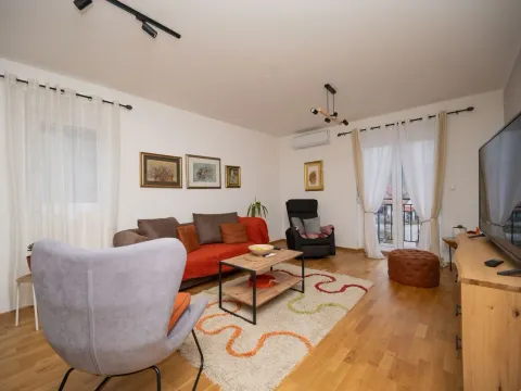 Prodaja, dvosoban stan, 75m2, Cetinje Prodaja, dvosoban stan, 75m2, Cetinje