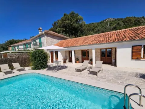 Izdavanje, kuća, 90m², Kotor, Crna Gora - image 3