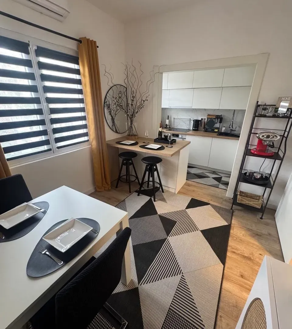 Rent, one bedroom apartment, 60m², Centar, Tivat
