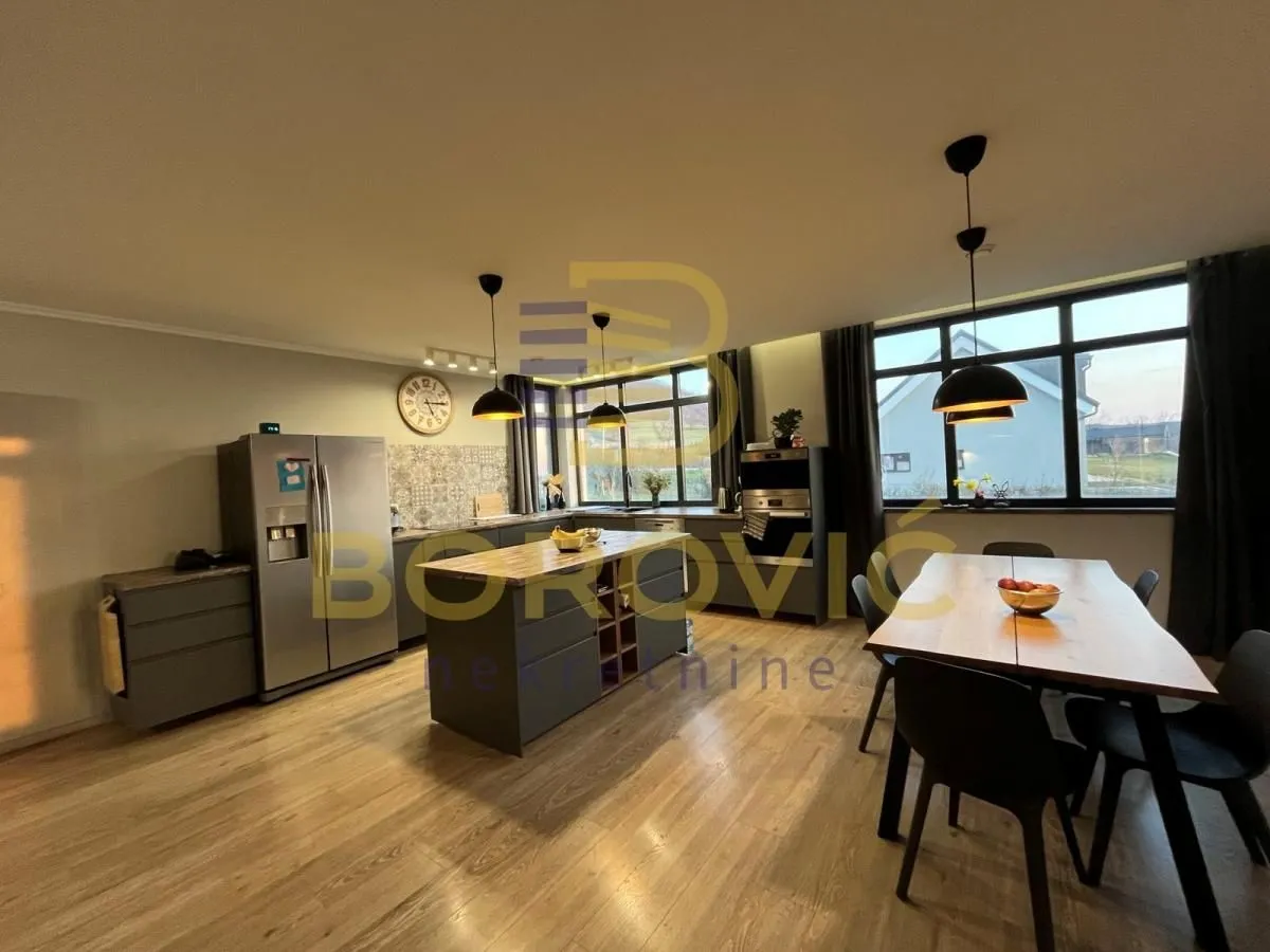 Sale, house, 580m², Sopot, Beograd