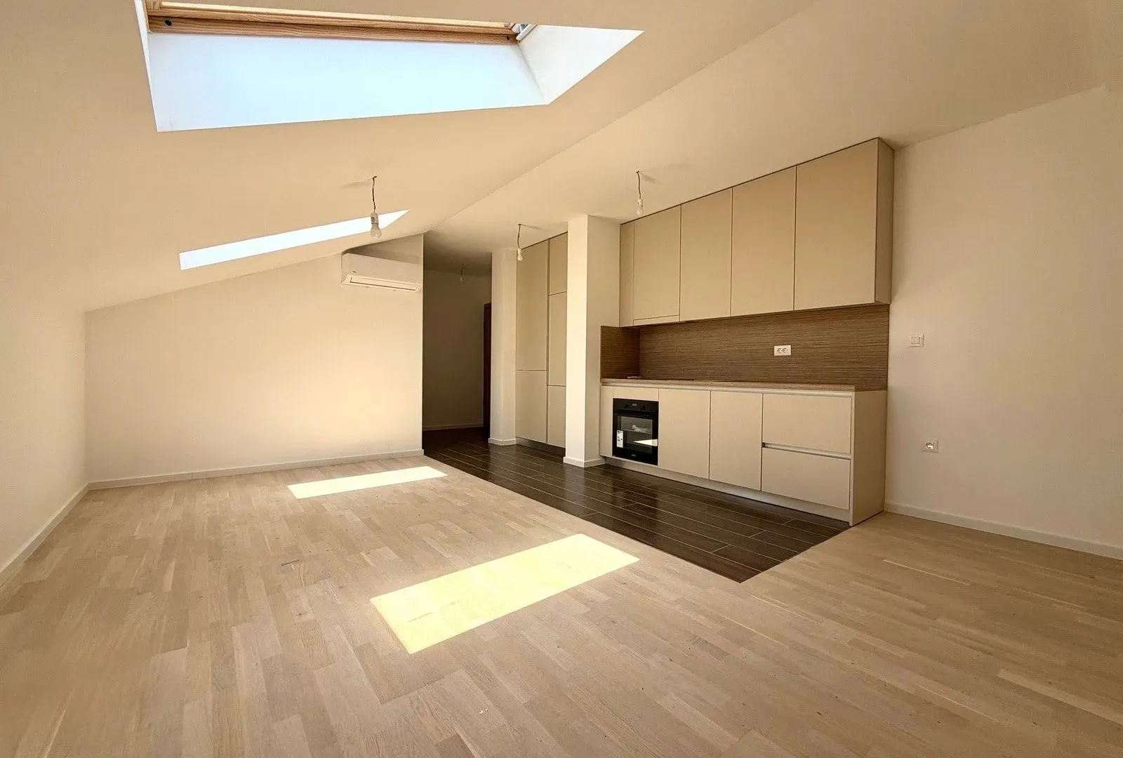 Prodaja, garsonjera, 45m², Tološi, Podgorica
