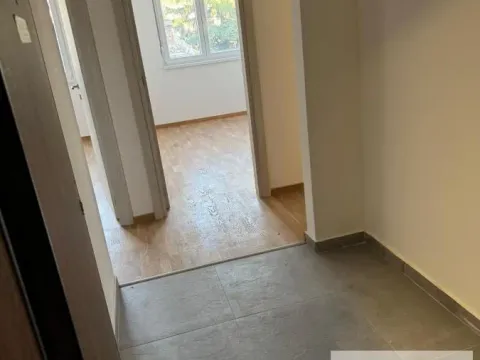 Prodaja, trosoban stan, 67m², Centar, Stara Pazova - image 18