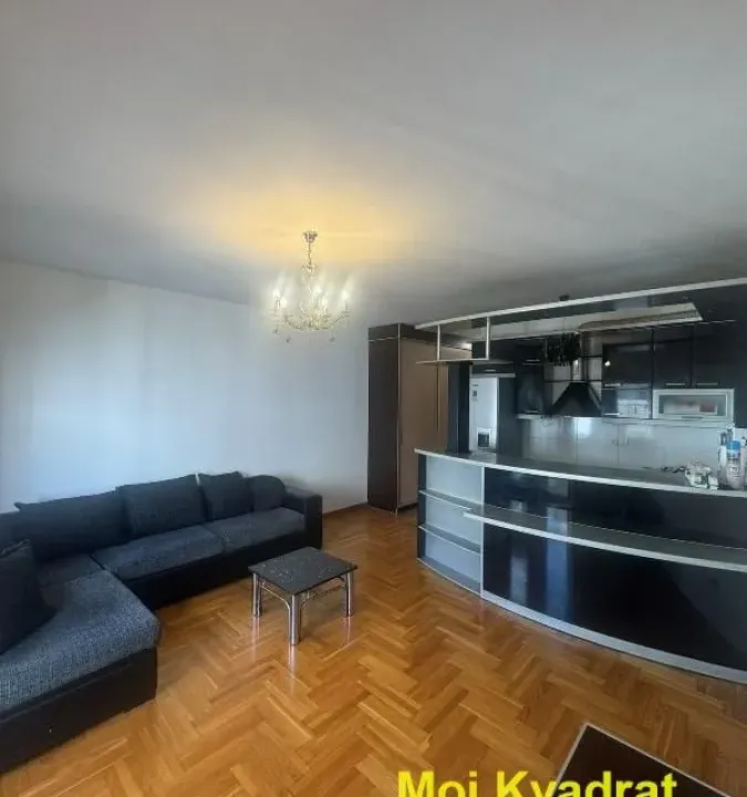 Prodaja, dvosoban stan, 57m², Đeram Pijaca, Beograd