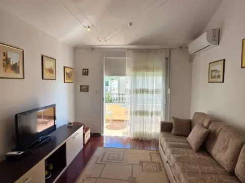 Rent, one bedroom apartment, 40m², Kamenovo, Budva - image 10