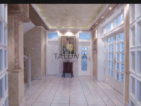 Prodaja, kuća, 930m², Tološi, Podgorica - image 14