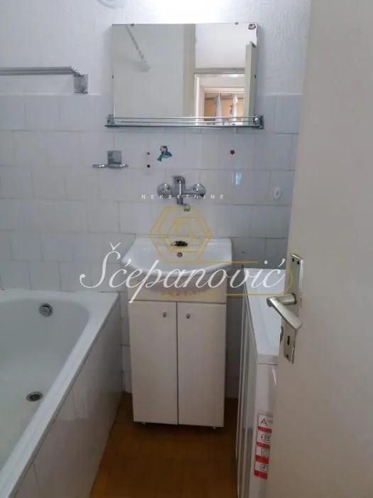Prodaja, dvosoban stan, 48m², Bulevar Oslobodjenja, Novi Sad Sve Podlokacije