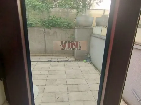 Izdavanje, poslovni prostor, 40m², Altina, Beograd - image 9