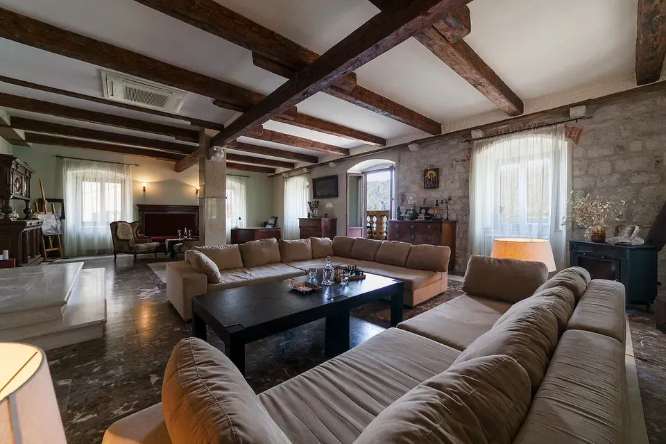 Prodaja, kuća, 450m², Prčanj, Kotor