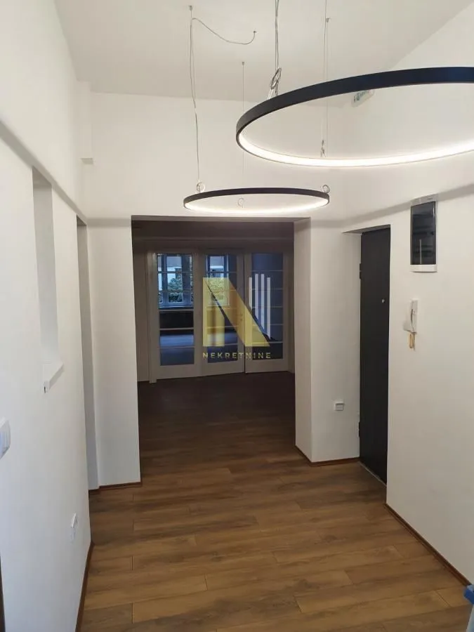 Rent, office space, 91m², Stari grad, Novi Sad
