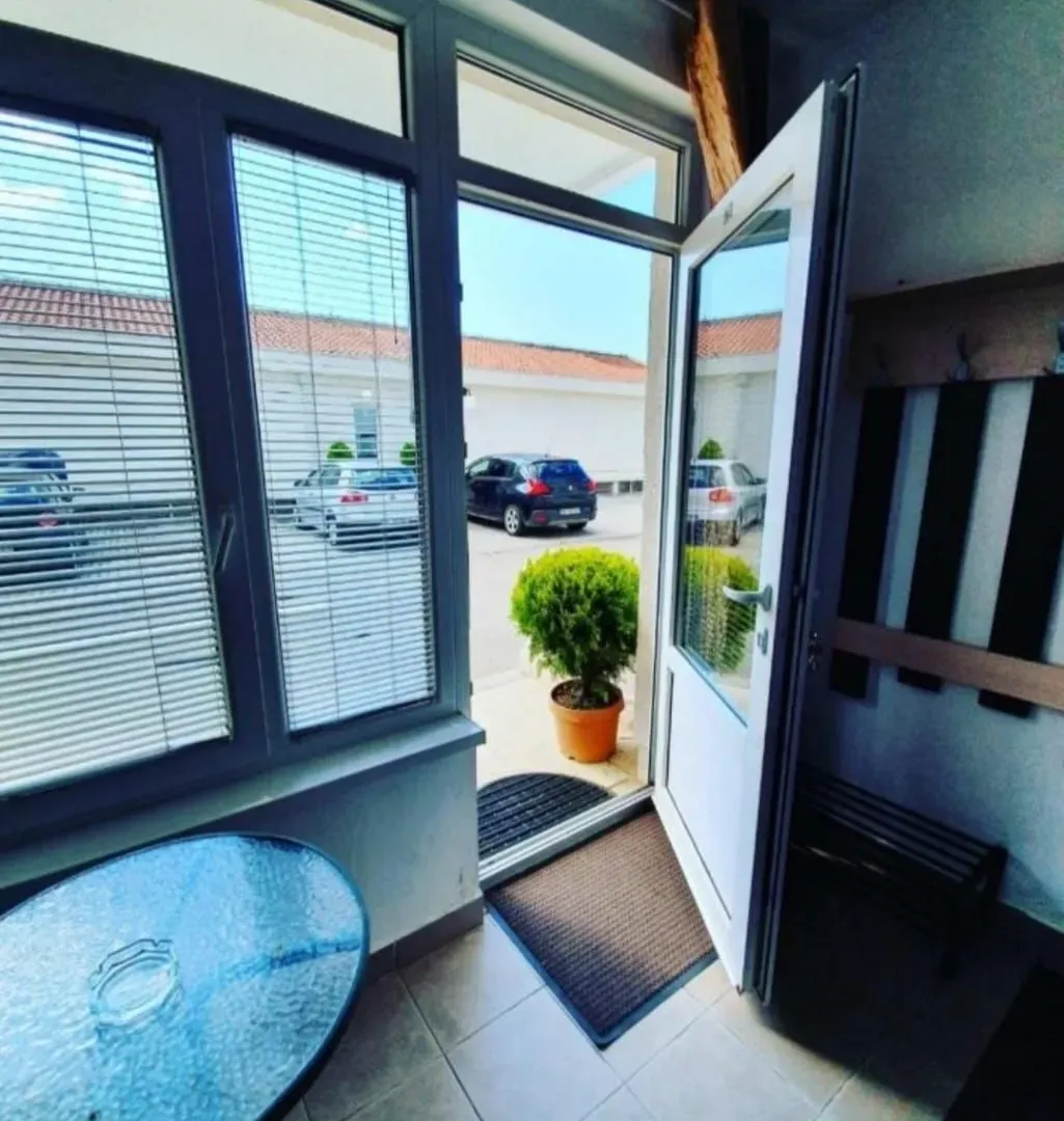 Rent, one bedroom apartment, 55m², Bečići, Budva