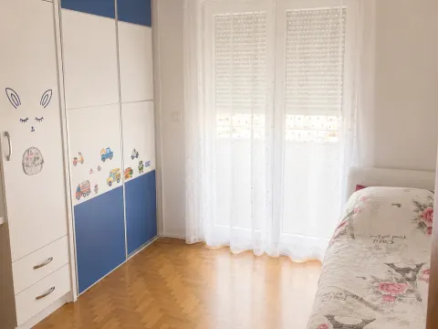 Izdavanje, dvosoban stan, 70m², Tuški Put, Podgorica - image 7