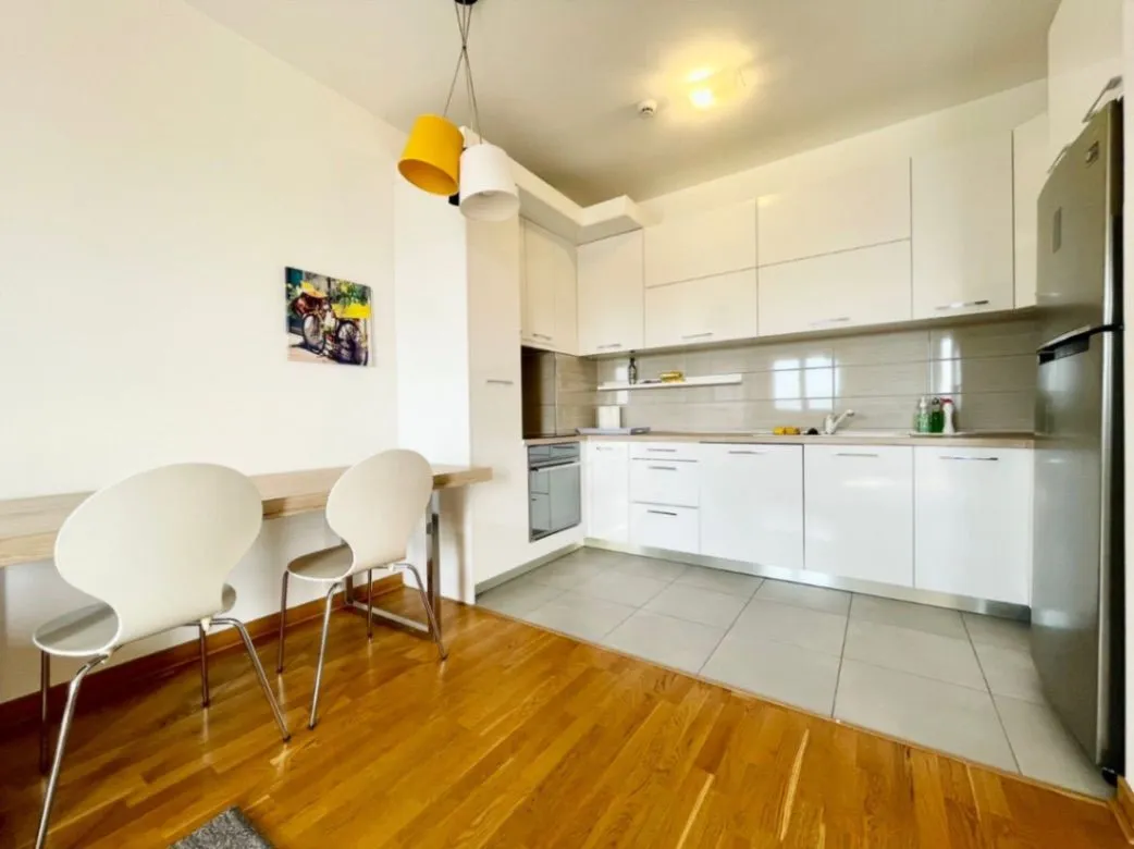 Izdavanje, dvosoban stan, 64m², City Kvart, Podgorica