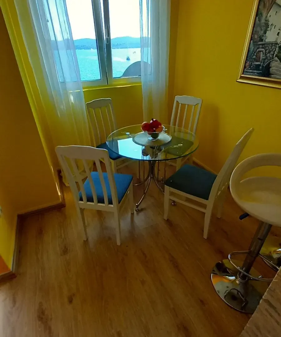 Rent, one bedroom apartment, 50m², Centar, Tivat