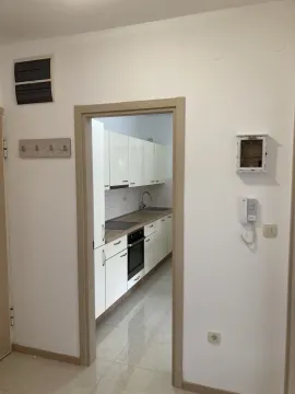 Rent, two bedroom apartment, 71m², City Kvart, Podgorica - image 4