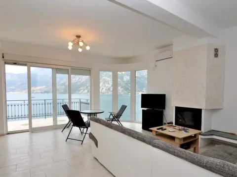 Prodaja, kuća, 424m², Kostanjica, Kotor - image 13