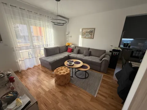 Sale, one bedroom apartment, 48m², Bečići, Budva - image 1