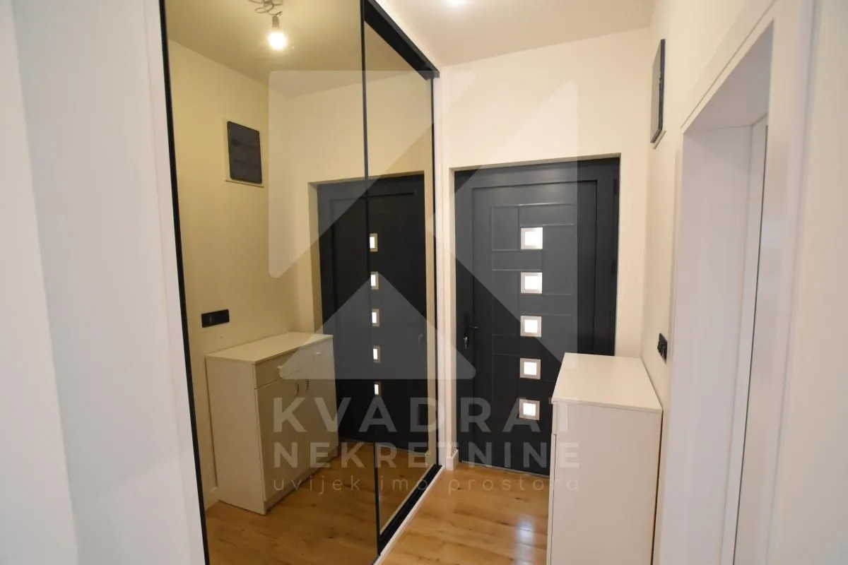 Prodaja, kuća, 270m², Gornja Gorica, Podgorica