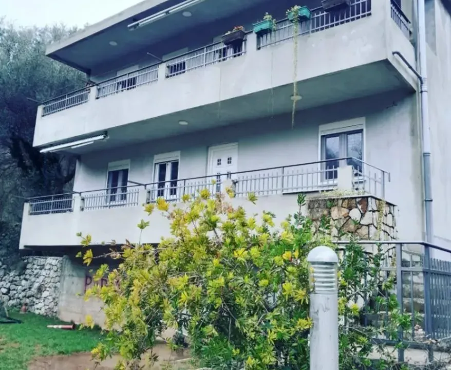 Prodaja, kuća, 196m², Petrovac, Budva