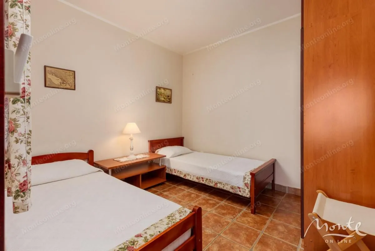 Prodaja, dvosoban stan, 84m², Kostanjica, Kotor