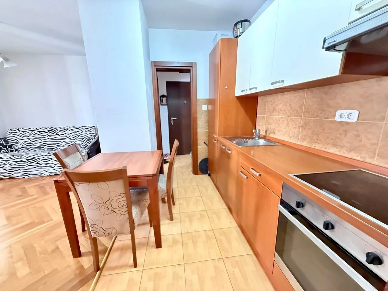 Prodaja, jednosoban stan, 49m², Centar, Budva