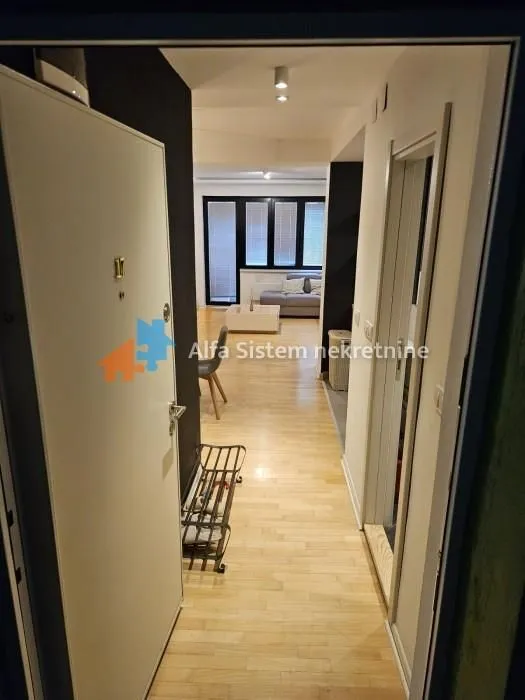 Izdavanje, trosoban stan, 70m², Stari Grad, Beograd