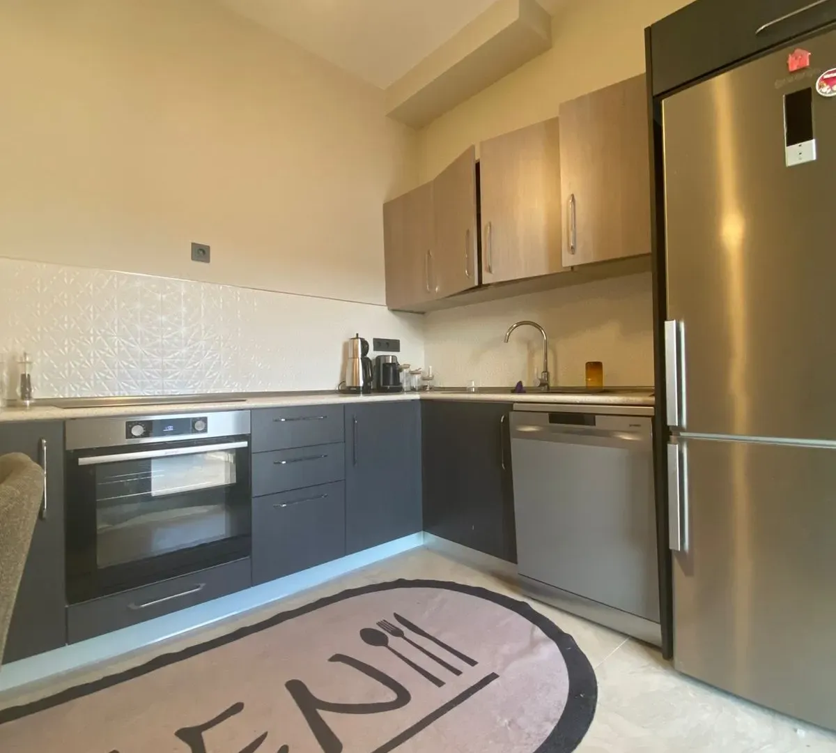 Izdavanje, trosoban stan, 130m², Herceg Novi, Crna Gora