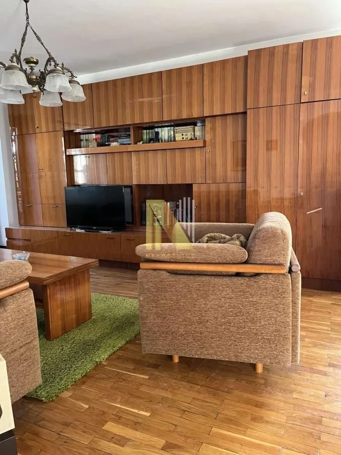 Prodaja, kuća, 256m², Banatić, Novi Sad Sve Podlokacije