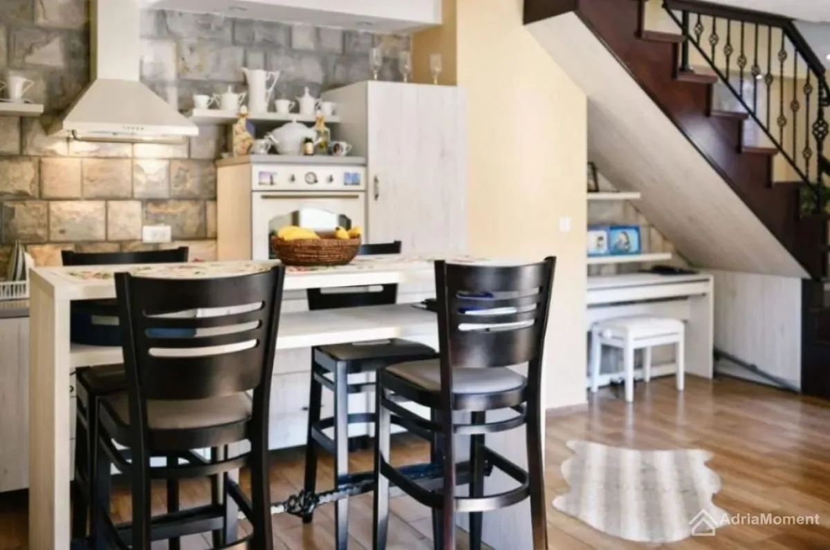 Prodaja, kuća, 114m², Tivat, Crna Gora