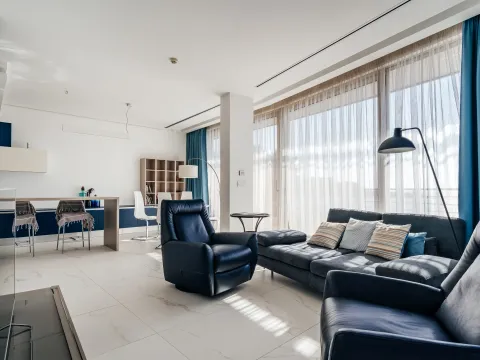 Kuća in Dukley Gardens