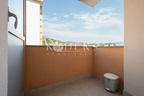 Izdavanje, jednosoban stan, 42m², City Kej, Podgorica - image 8