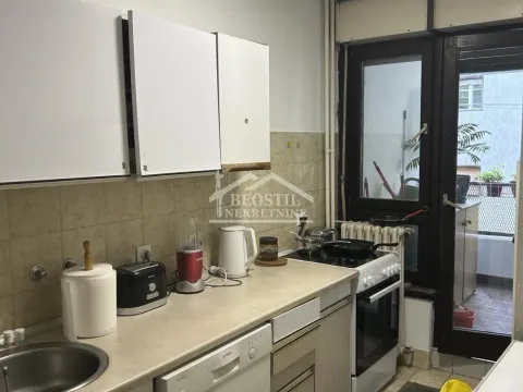 Izdavanje, četvorosoban stan, 110m², Kalenić Pijaca, Vračar Sve Podlokacije - image 5