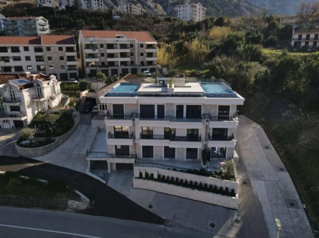 Prodaja, trosoban stan, 187m², Dobrota, Kotor