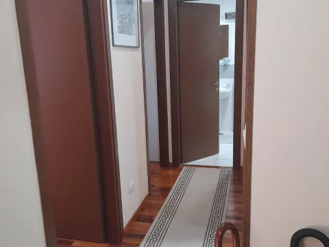 Rent, two bedroom apartment, 80m², City Kvart, Podgorica - image 2