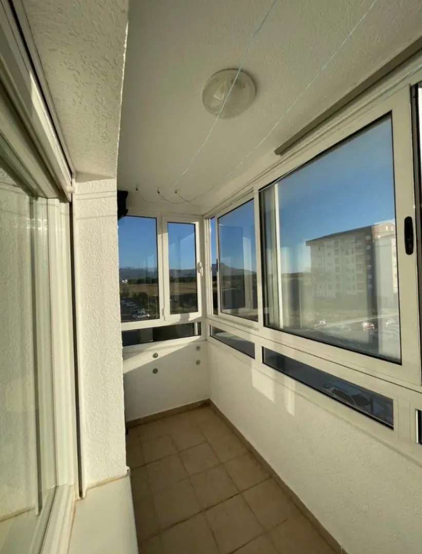 Izdavanje, dvosoban stan, 73m², Stari Aerodrom, Podgorica