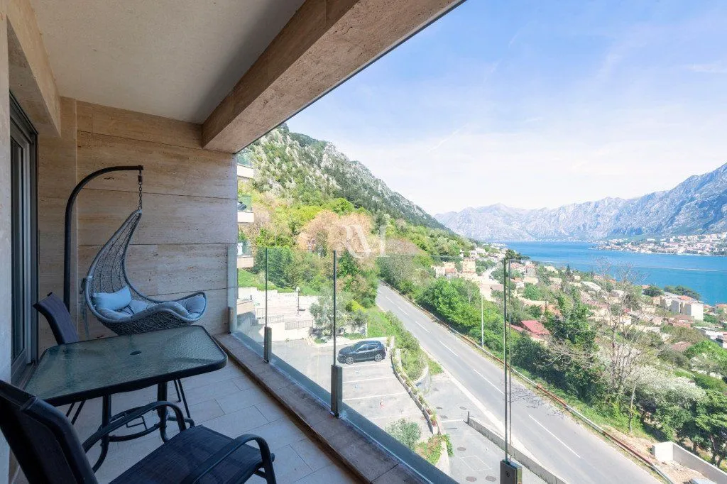 Rent, three bedroom apartment, 140m², Škaljari, Kotor