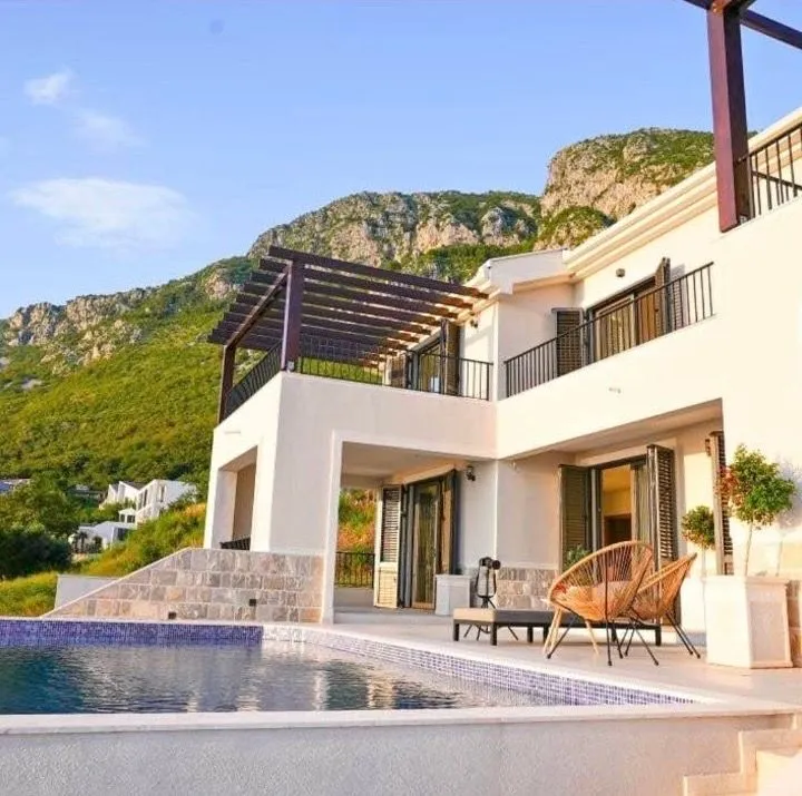Sale, house, 420m², Blizikuće, Budva