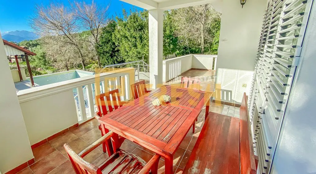 Sale, house, 240m², Kotor, Crna Gora