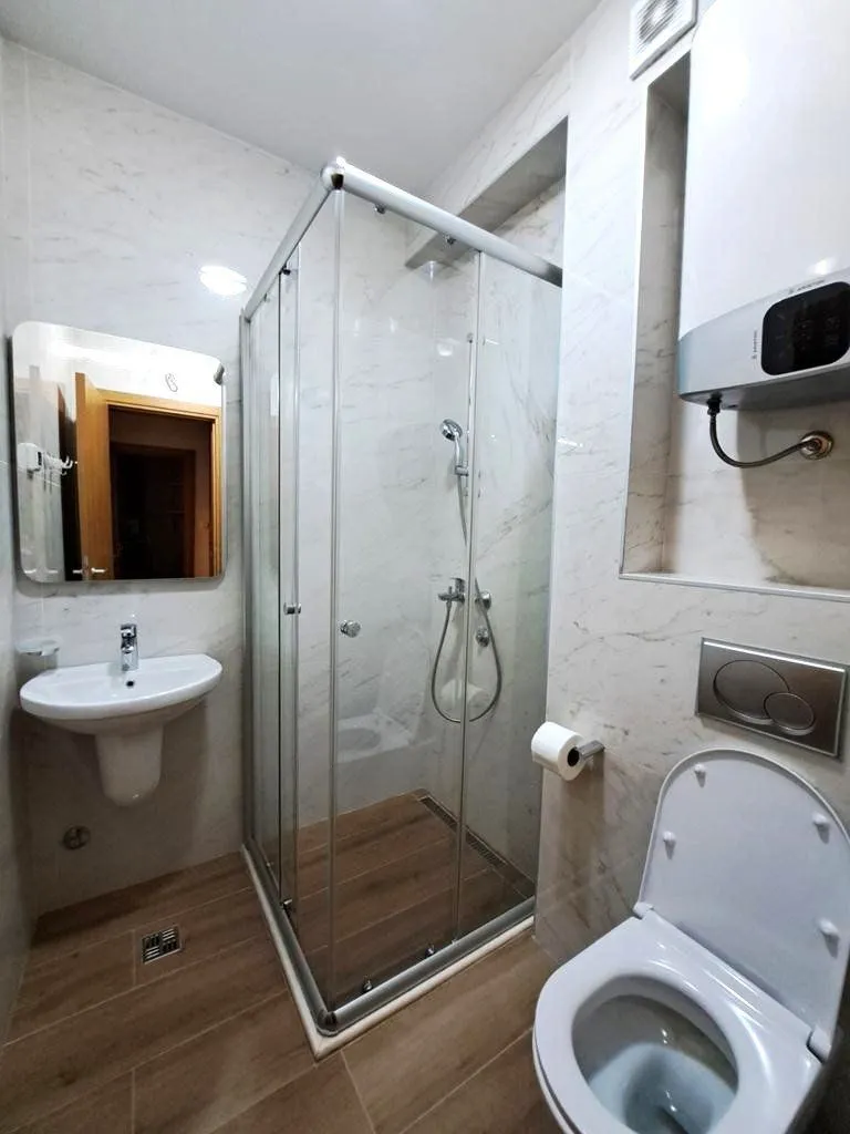 Izdavanje, jednosoban stan, 48m², Blok 6, Podgorica