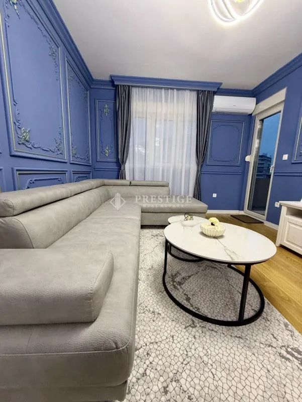 Izdavanje, jednosoban stan, 52m², Central Point, Podgorica