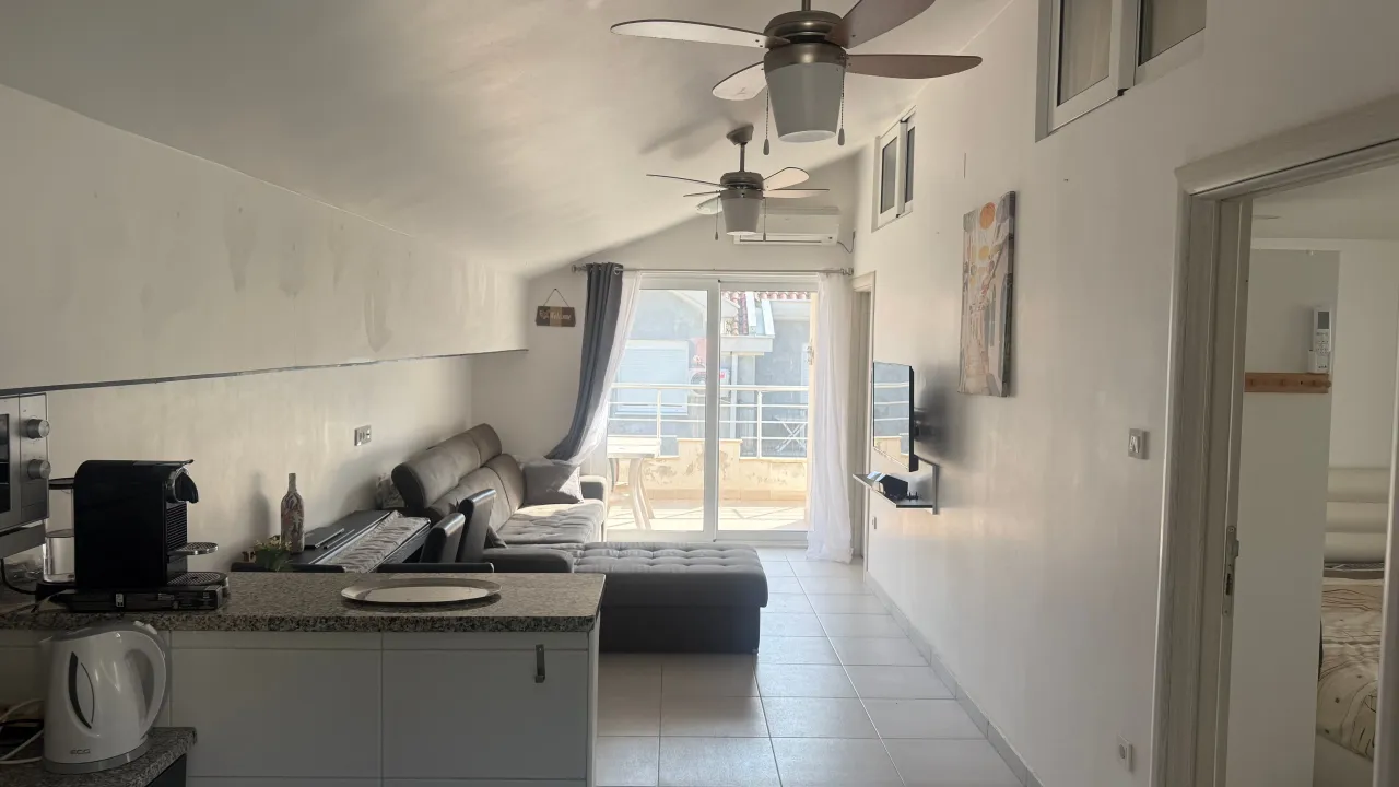 Izdavanje, trosoban stan, 54m², Bijela, Herceg Novi