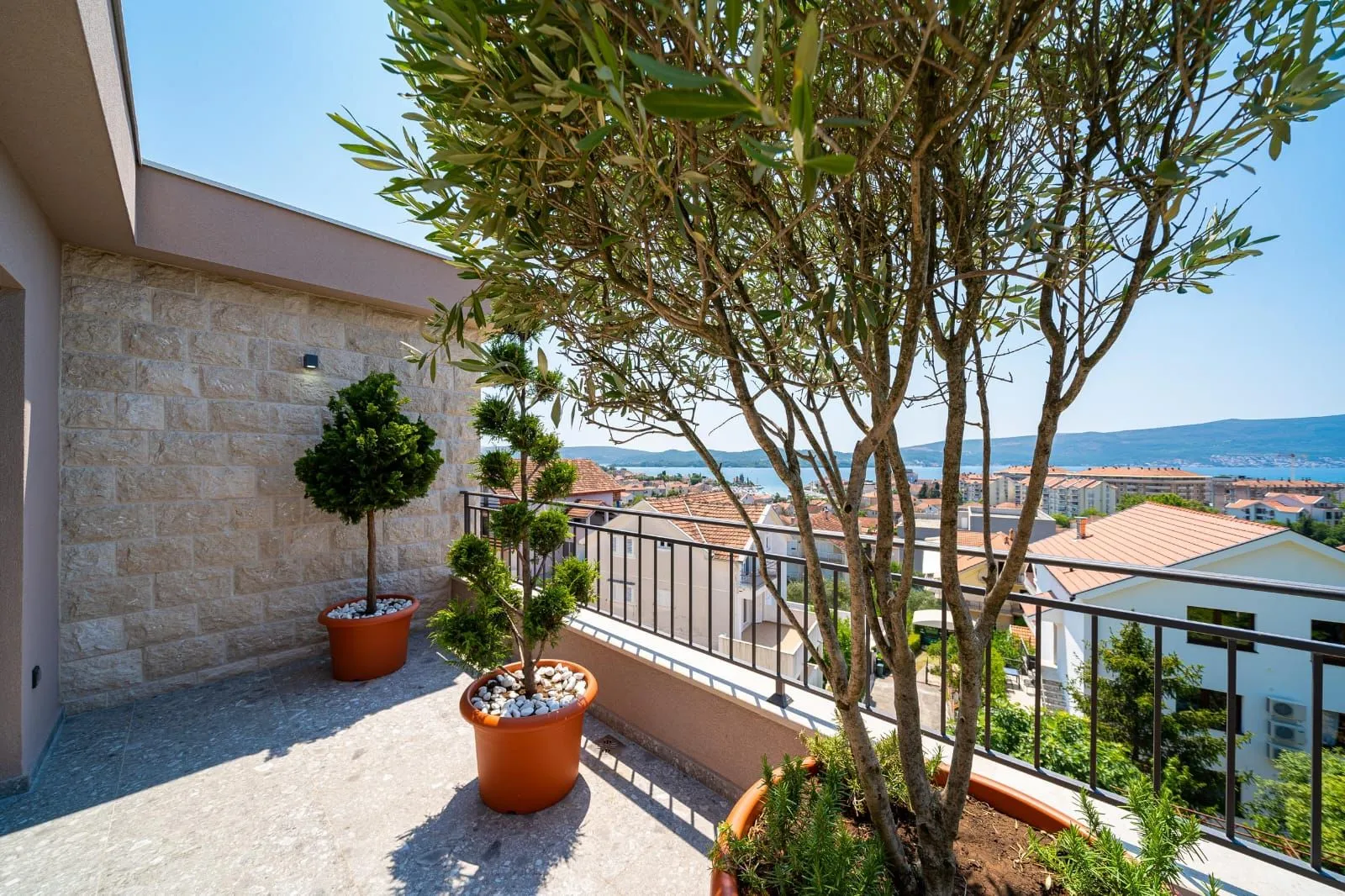 Prodaja, trosoban stan, 77m², Tivat, Crna Gora