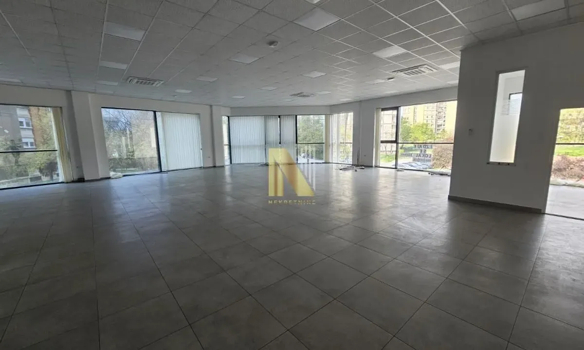 Rent, office space, 300m², Centar, Subotica