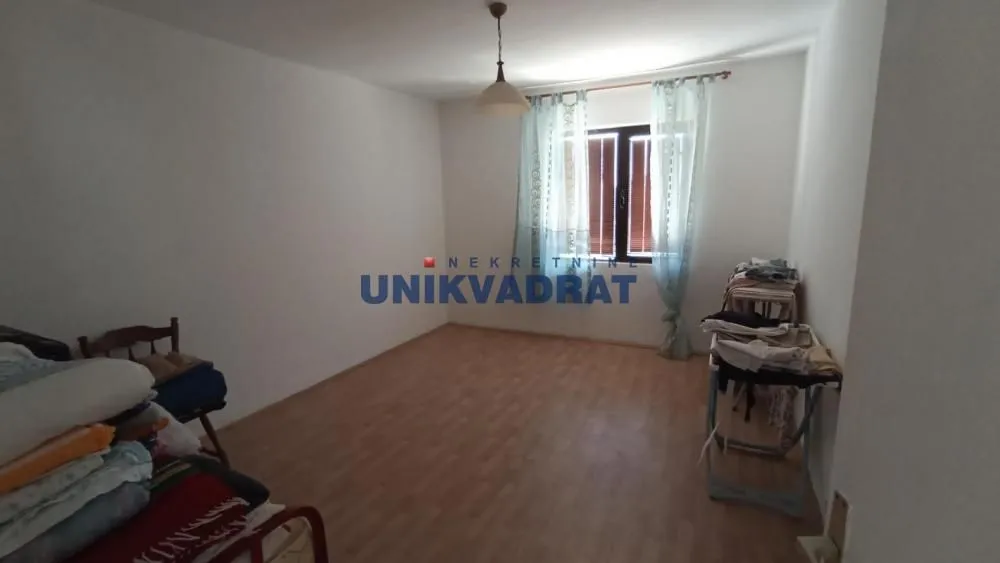 Prodaja, kuća, 280m², Centar, Topola