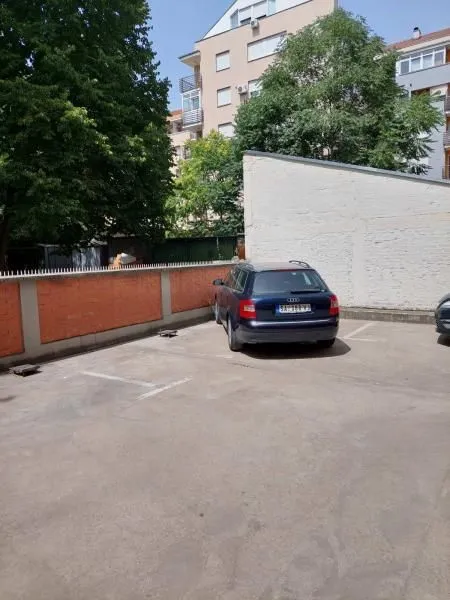 Rent, parking/garage, 15m², Grbavica, Novi Sad Sve Podlokacije